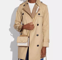 Cargar imagen en el visor de la galería, MINI KLARE CROSSBODY IN SIGNATURE CANVAS
