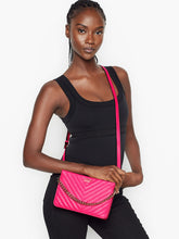 Cargar imagen en el visor de la galería, STUDDED 24/7 CROSSBODY PINK
