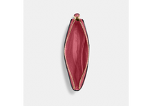 Cargar imagen en el visor de la galería, WRISTLET ONE ZIP IN SIGNATURE CANVAS
