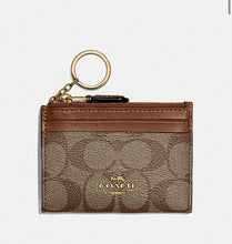 Cargar imagen en el visor de la galería, MINI SKINNY ID CASE IN SIGNATURE CANVAS
