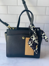 Cargar imagen en el visor de la galería, BBOLTON BLACK CROSSBODY
